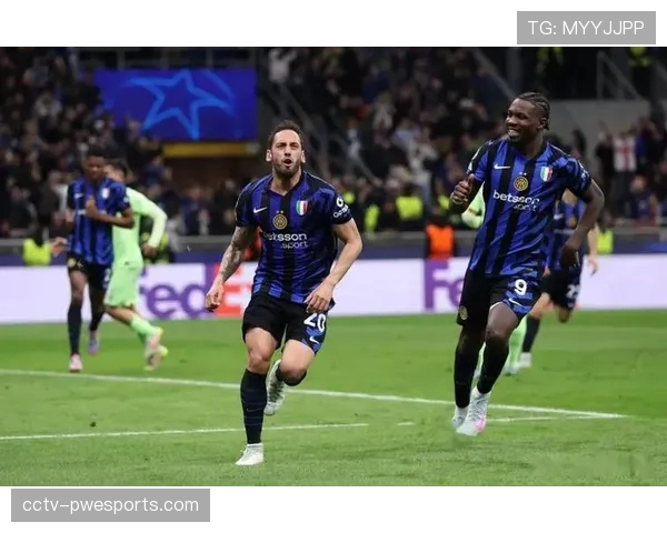 争议判罚！阿切尔比禁区内疑似手球，VAR复核后未判点球